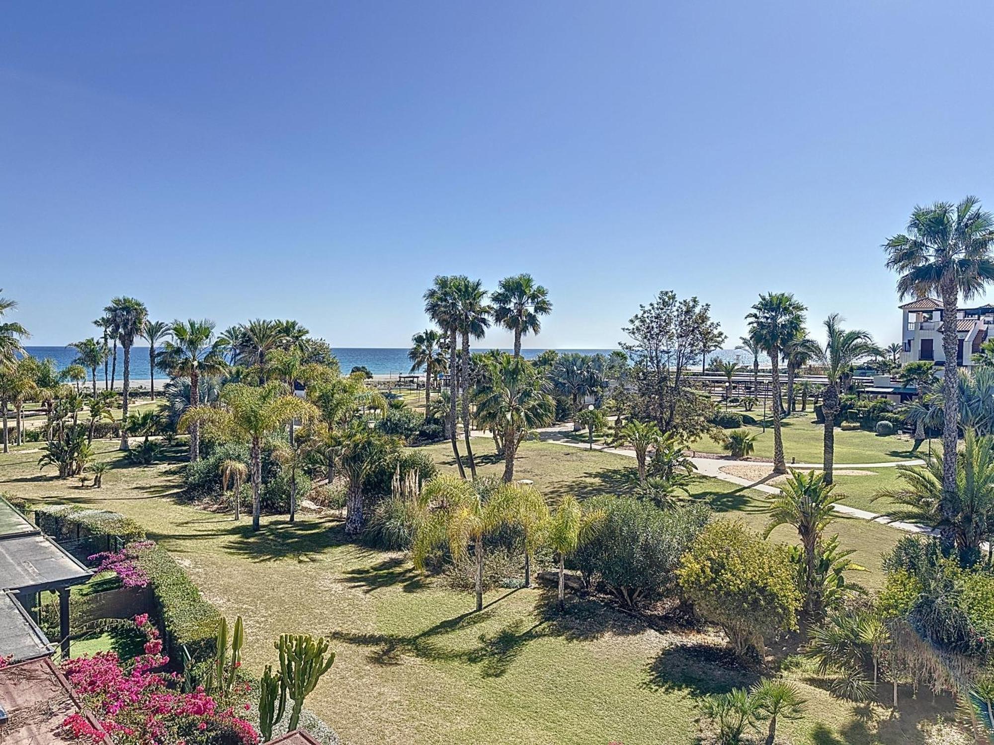 Ático en 1º línea con impresionantes vistas al mar Vera Exterior foto